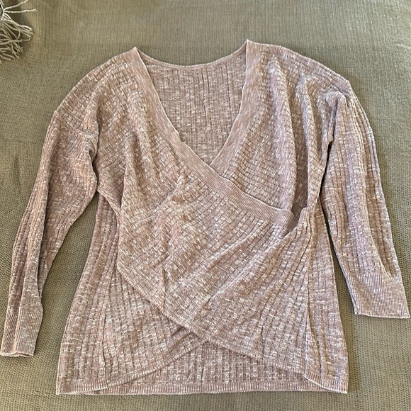 Maurices Sweaters - 🌺3 for $15🌺 Maurice’s faux wrap sweater